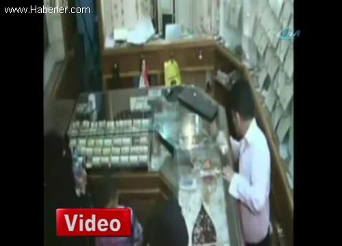 Suudi Arabistan\'da 6 Yaşındaki Kız 133 Bin Dolar Çaldı