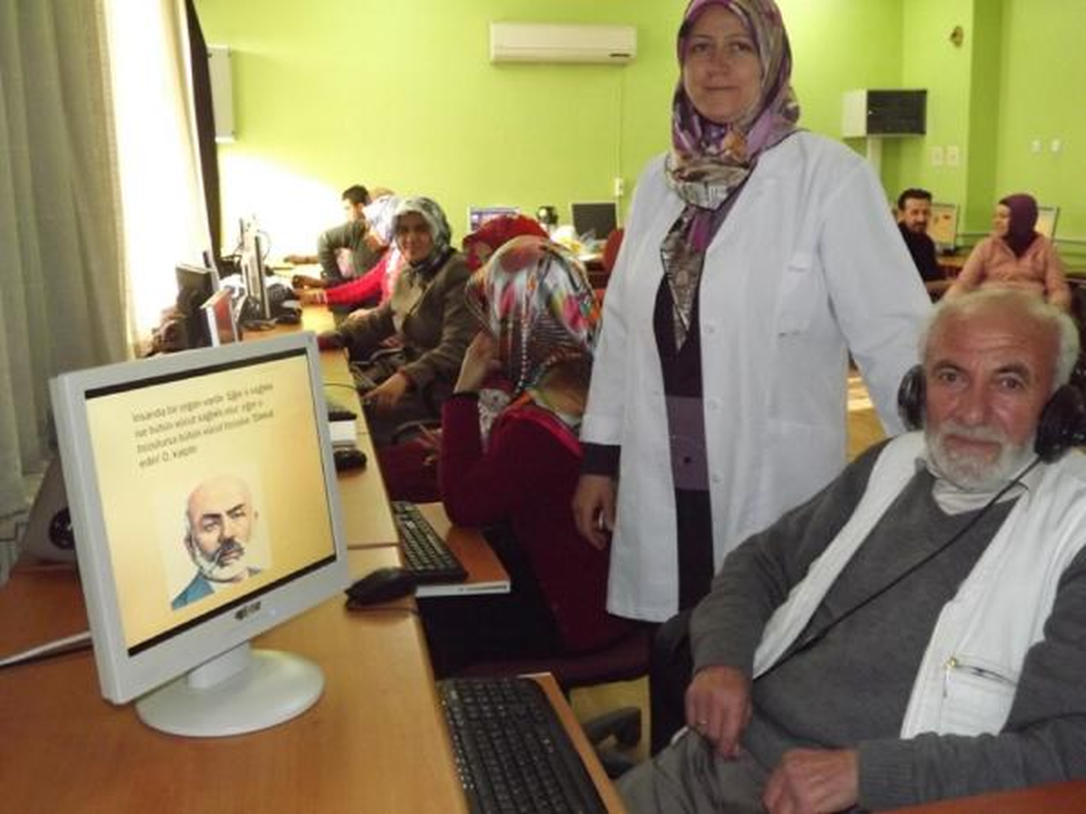 Konya\'da 76 Yaşında Kursa Gidip Bilgisayar Öğrendi