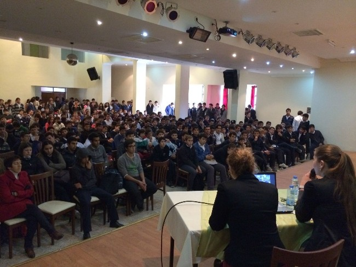 Bodrum Kadem\'den Gençlere "Sigara Bağımlılığı" Semineri