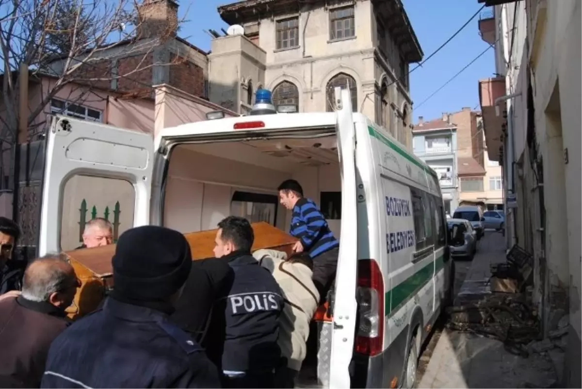 Bozüyük\'te Şüphelı Ölüm