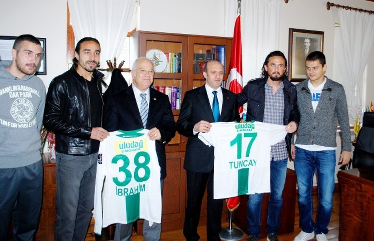 Bursasporlu Futbolcular Mudanyalı Öğrencilerle Buluştu