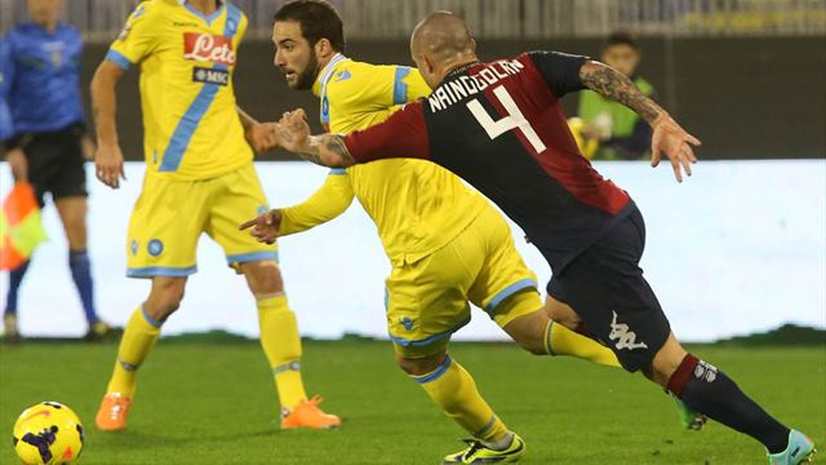 Chelsea Menajeri Mourinho\'nun Napoli\'nin Yıldızı Higuain\'i İstediği İddia Ediliyor