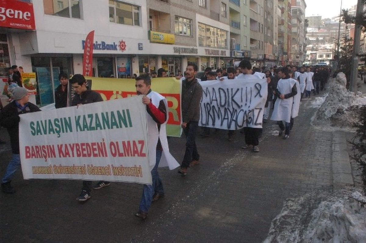 Cöder\'den Kefenli Roboski Anması