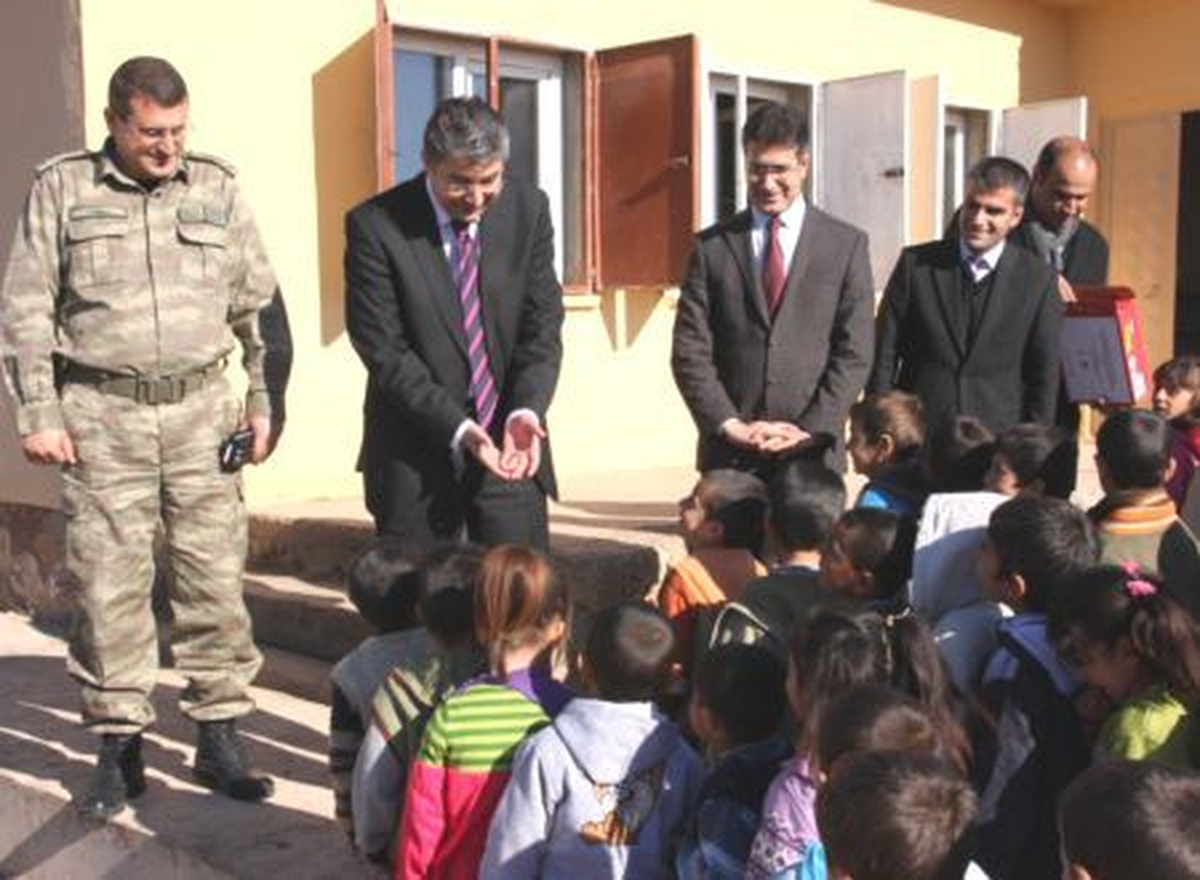 Ergani\'de Okul Yapımı