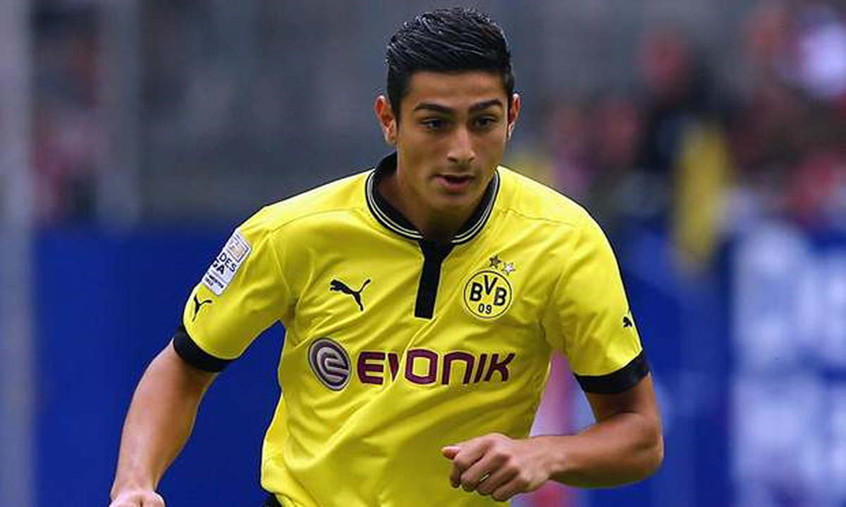 Galatasaray Dortmundlu Genç Stoper Koray Günter\'i Gündemine Aldı
