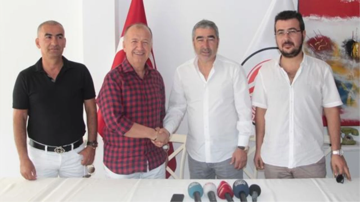 Gültekin Gencer: Antalyaspor\'un Geleceği İçin Gençlerden Oluşan Transfer Listesi Yapıyoruz
