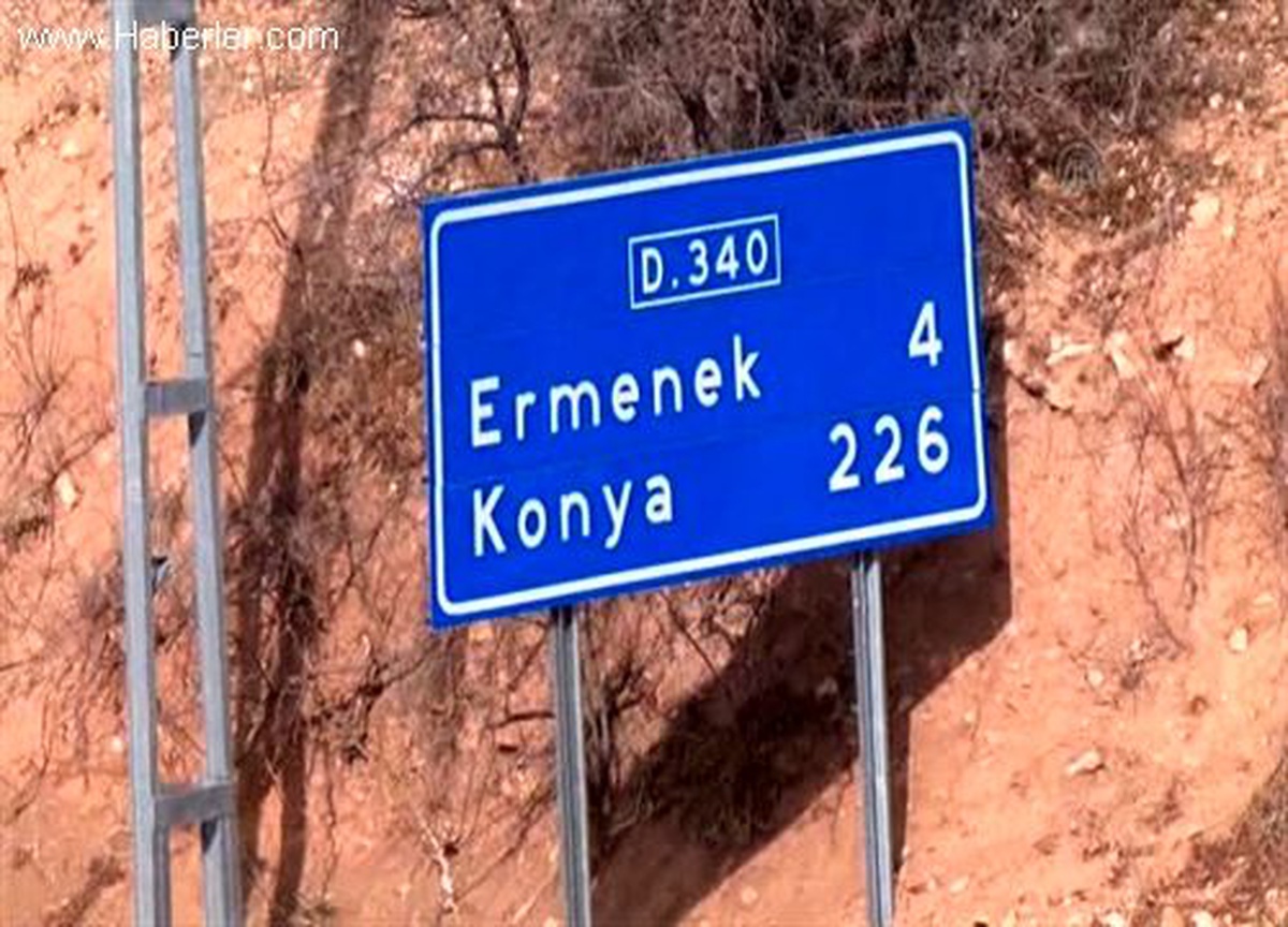Lütfi Elvan\'ın bakan olması memleketi Ermenek\'te çoşkuyla karşılandı -