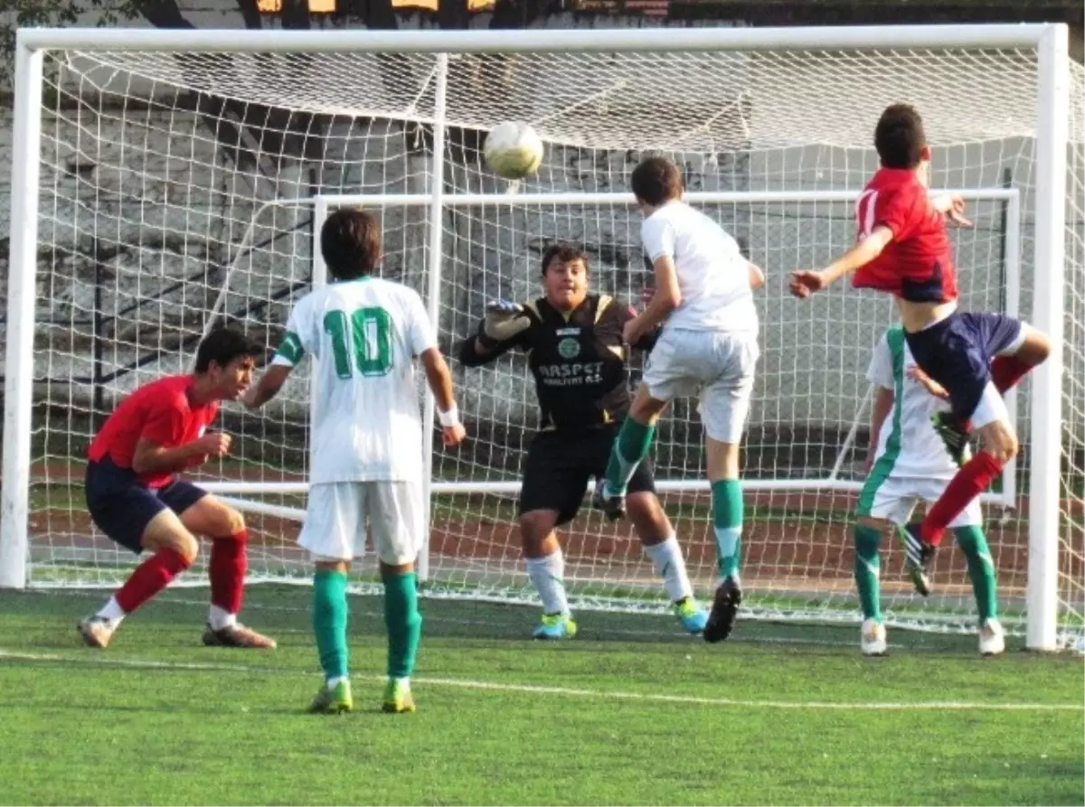 Ödemiş\'in U-17\'leri Hızlı Başladı: 3-0