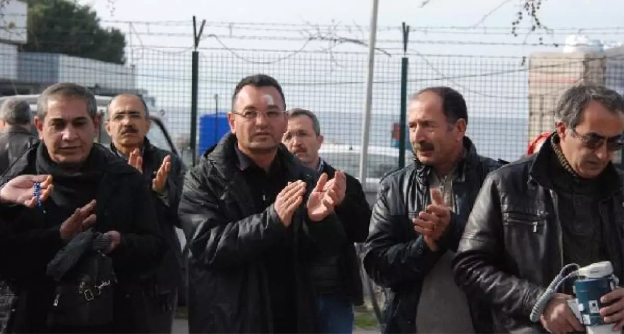 Öğretmene Dayağa Sendikadan Protesto