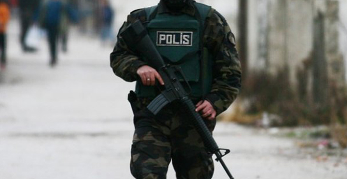 Özel Harekat Polisi Kazara Kendini Vurdu
