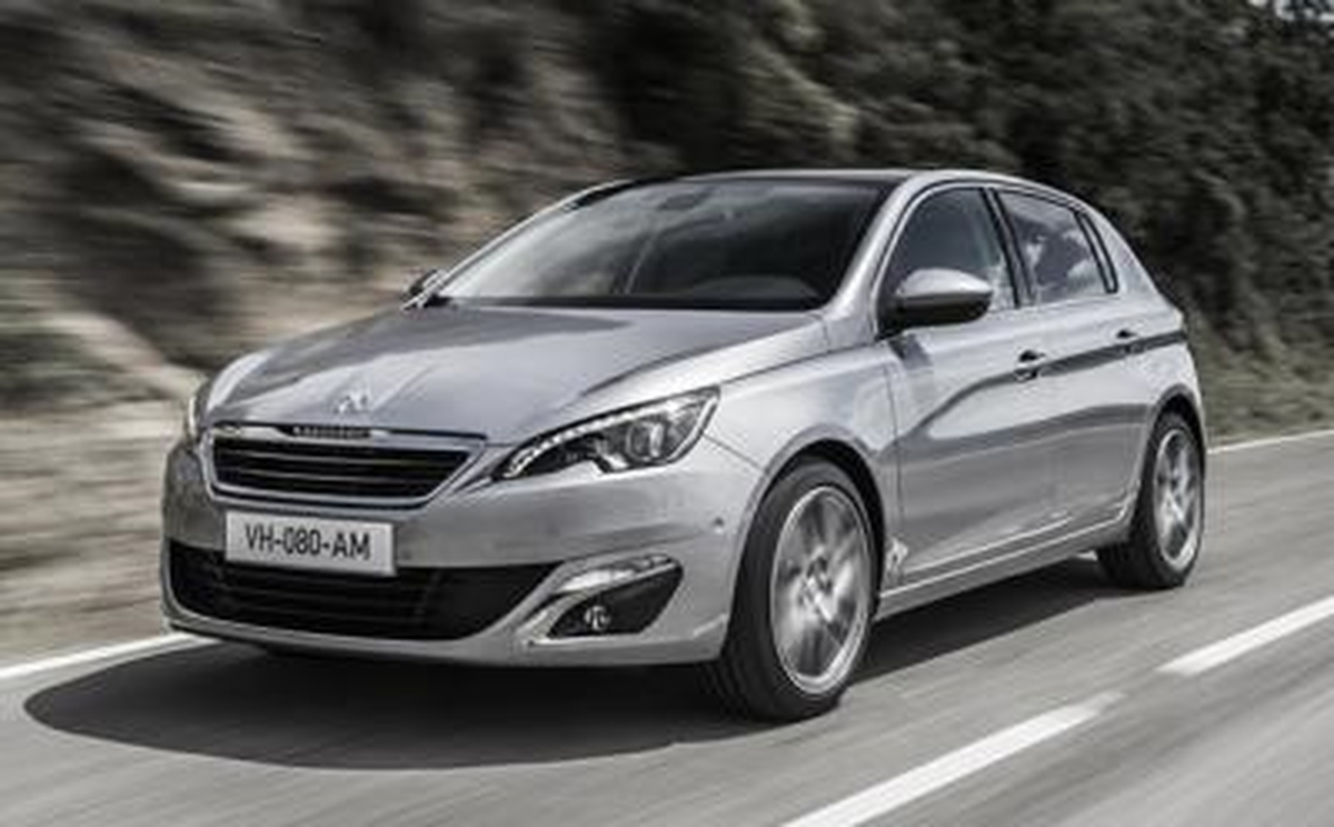 Peugeot, Cla\'ya Rakip Çıkarmak İçin Çalışıyor