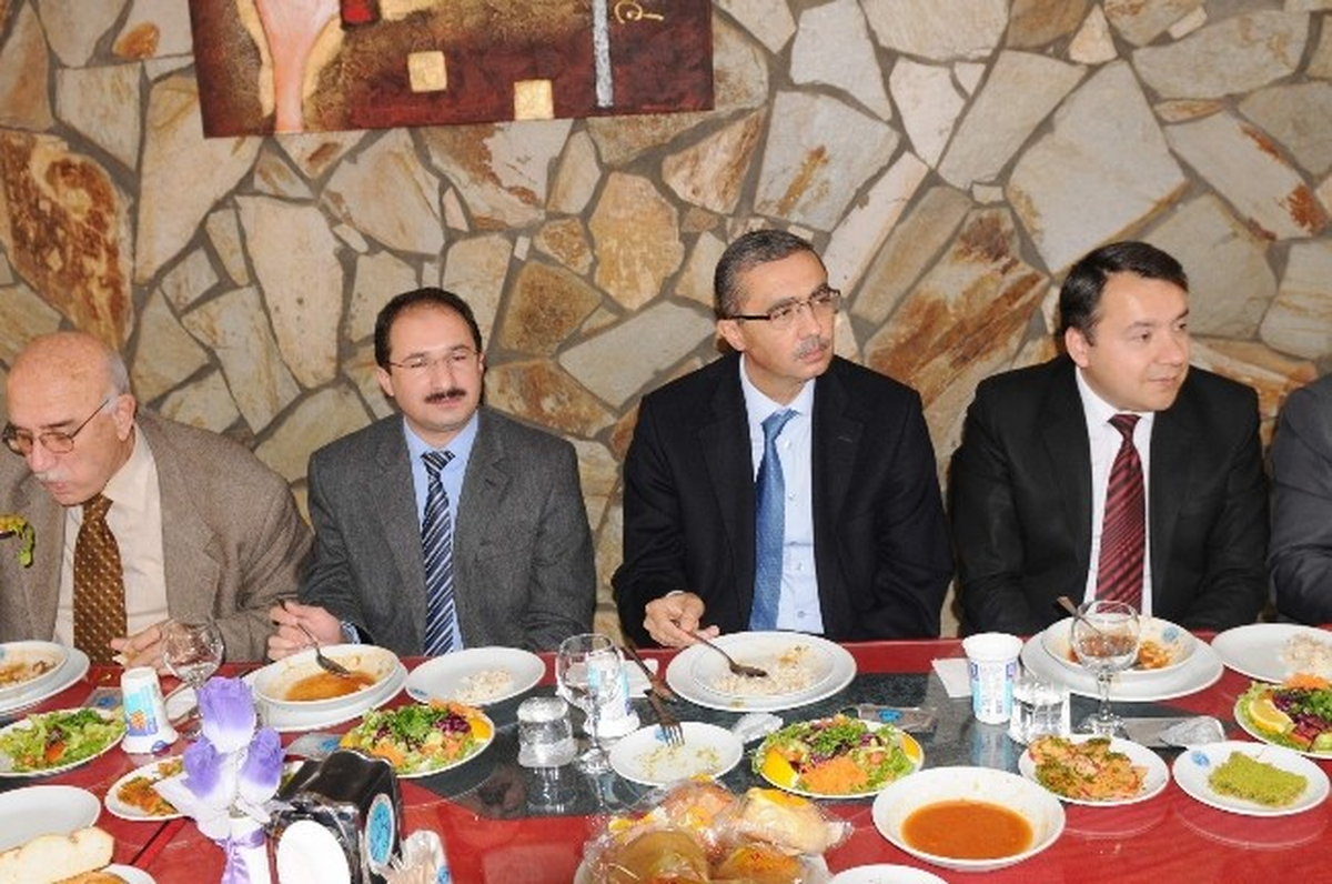Rektör Güvenç İl Müdürleri ile Bir Araya Geldi
