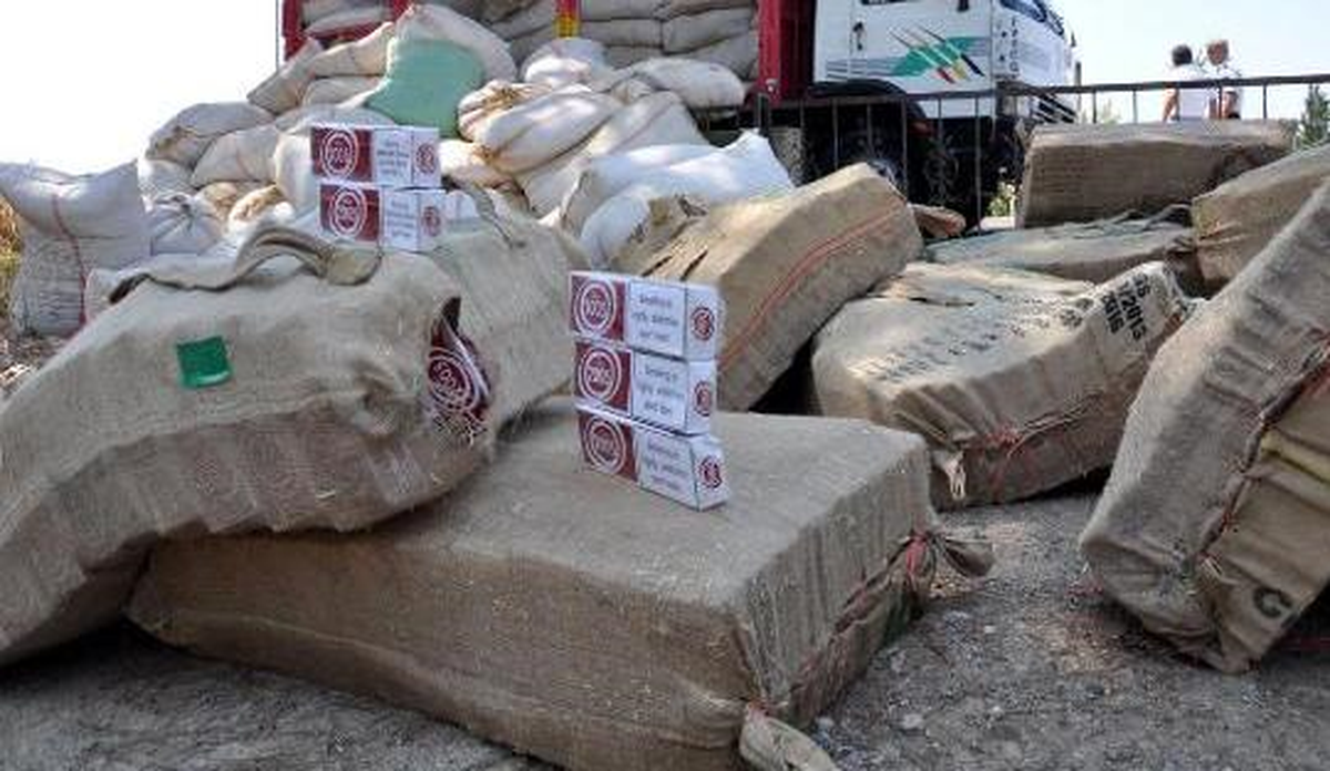 Saman Çuvallarının İçinden Kaçak Sigara Çıktı