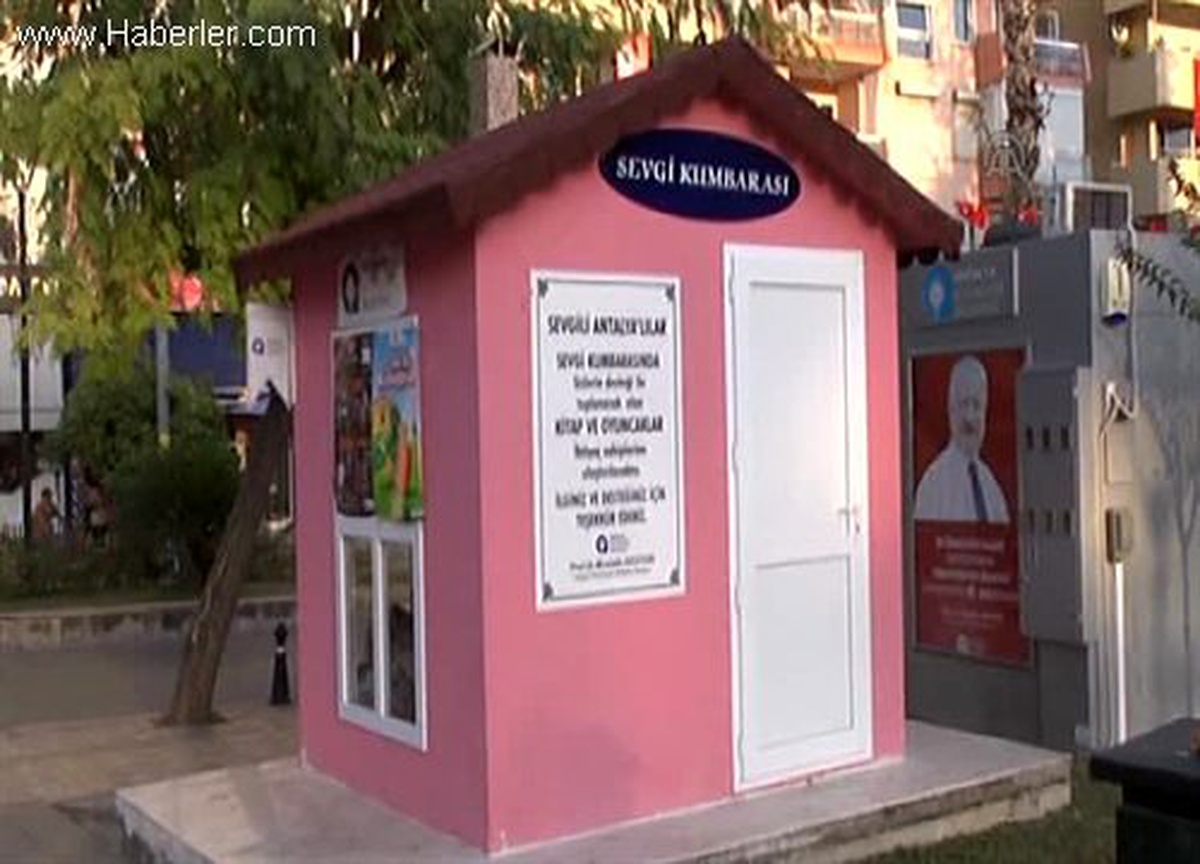"Sevgi Kumbarası" ile kitap ve oyuncak toplanıyor -