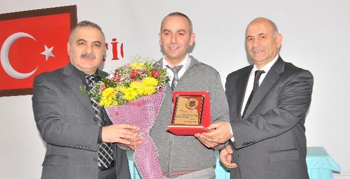 Trabzon\'da Belediye Otobüs Şoförü En İyi İletişimci Seçildi