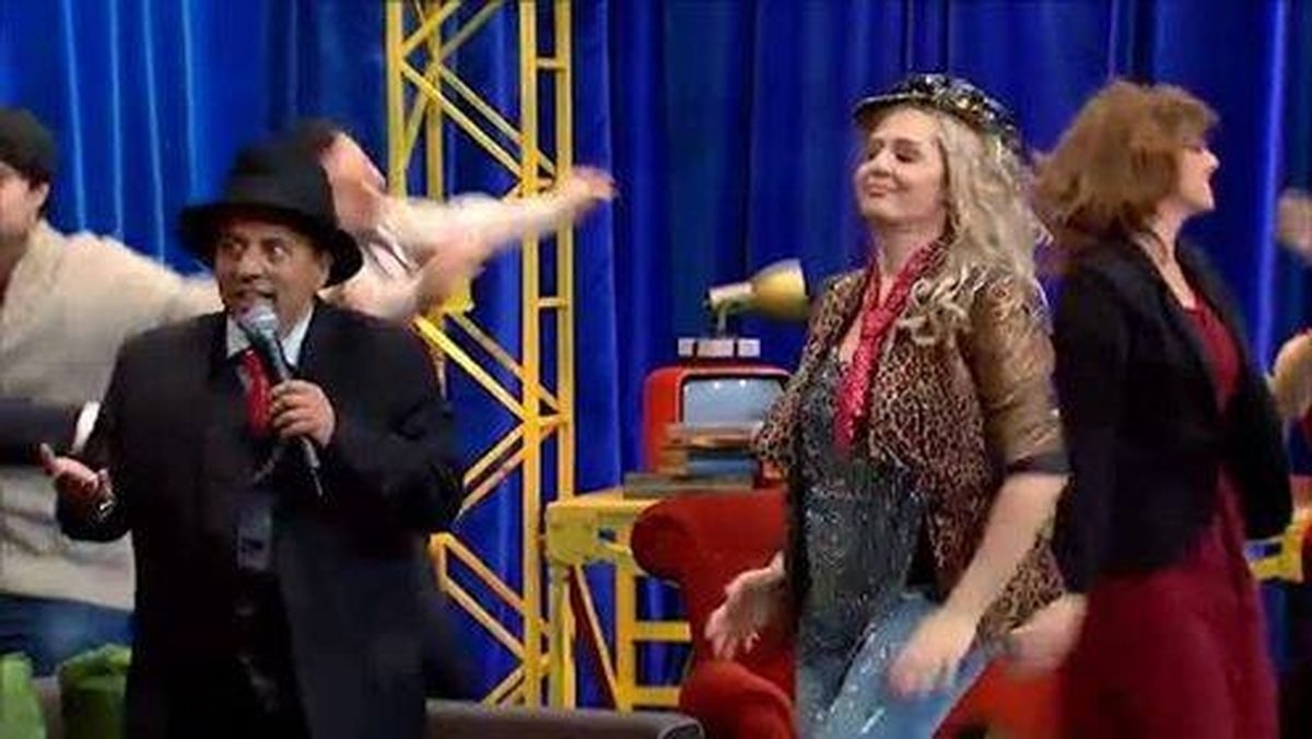 Tümer Metin İzleyiciyi Güldürdü