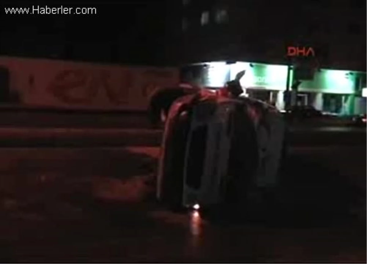 Mersin\'de Yaralıları Taşıyan Ambulans Kaza Yaptı