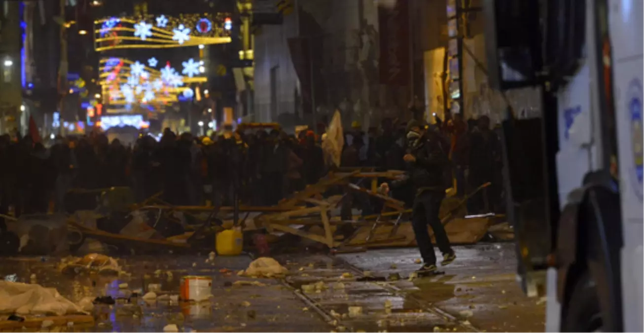 "Yolsuzluk" 10 İlde Protesto Edildi