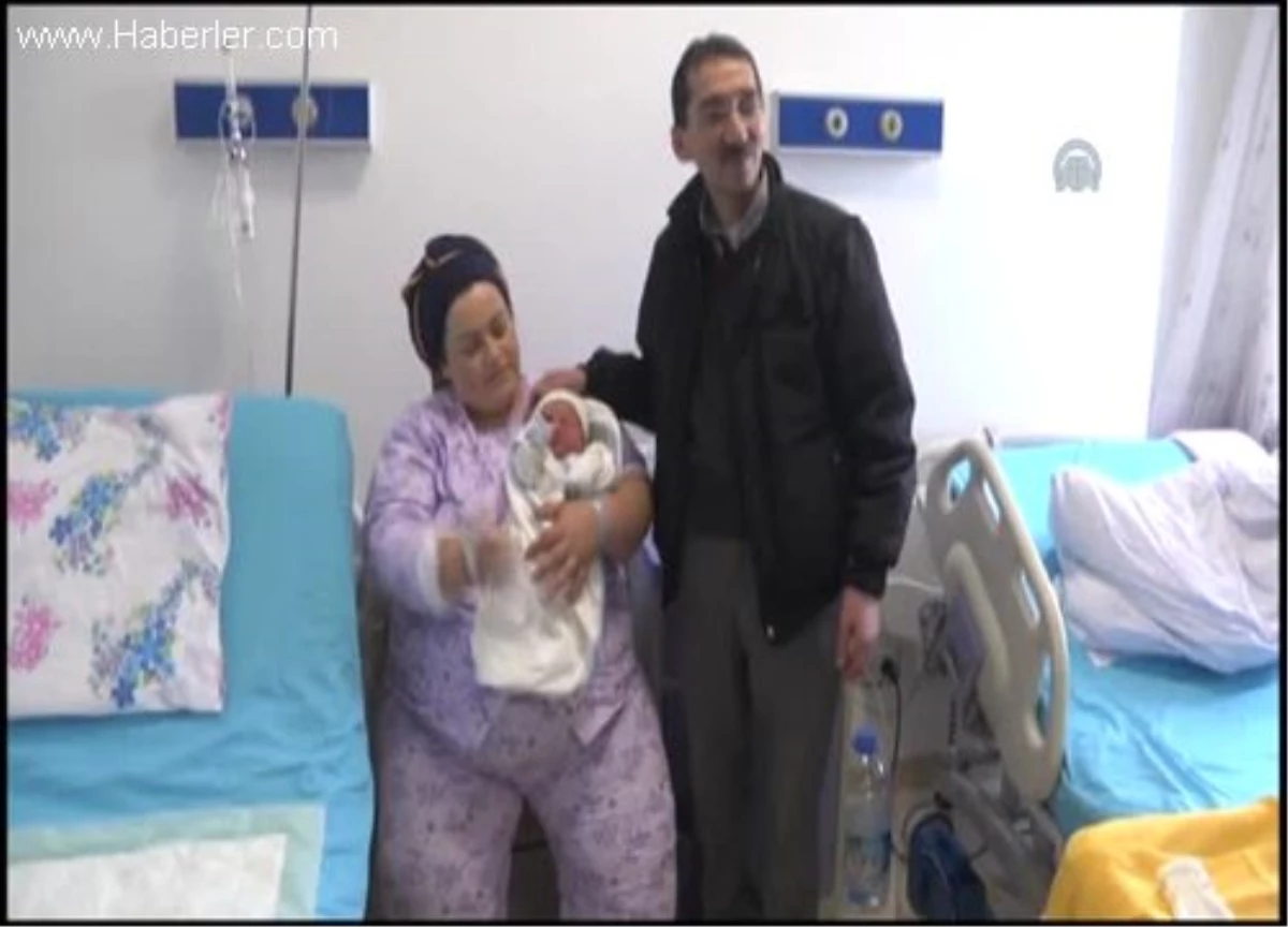 Bolu\'da 135 Kilo Olan Kadın Anne Oldu