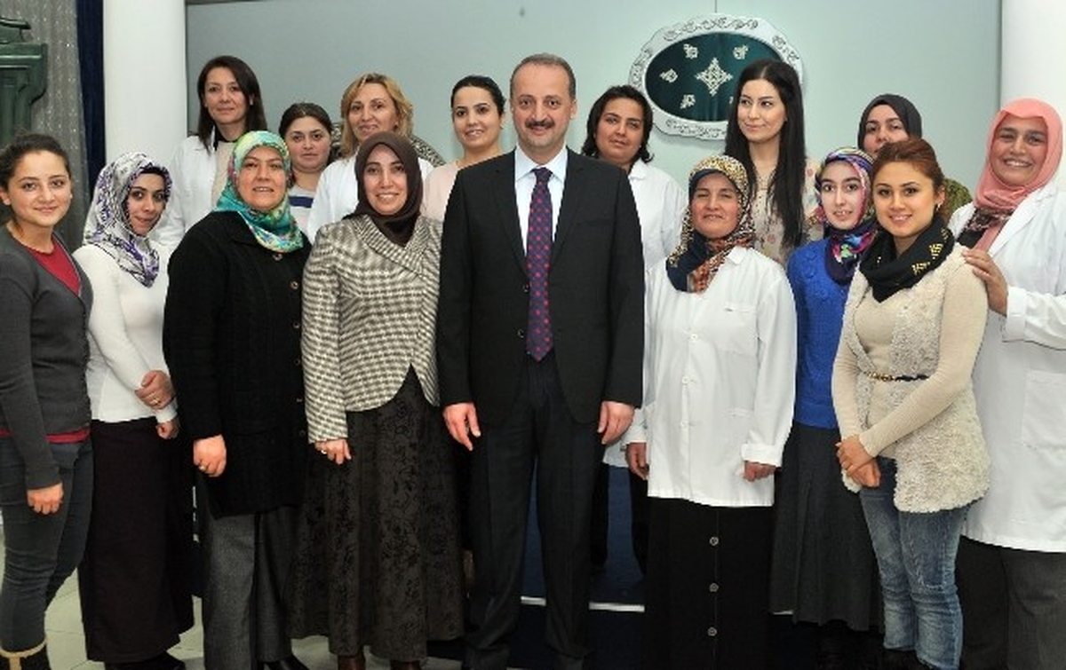 Mesut Akgül\'den Meslek Edindirme Kurslarına Ziyaret