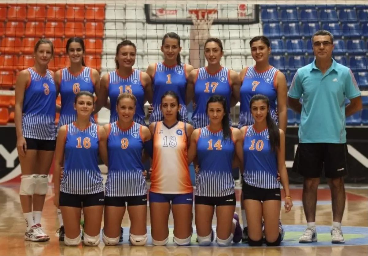 Antalya\'da Voleybol Derbisi