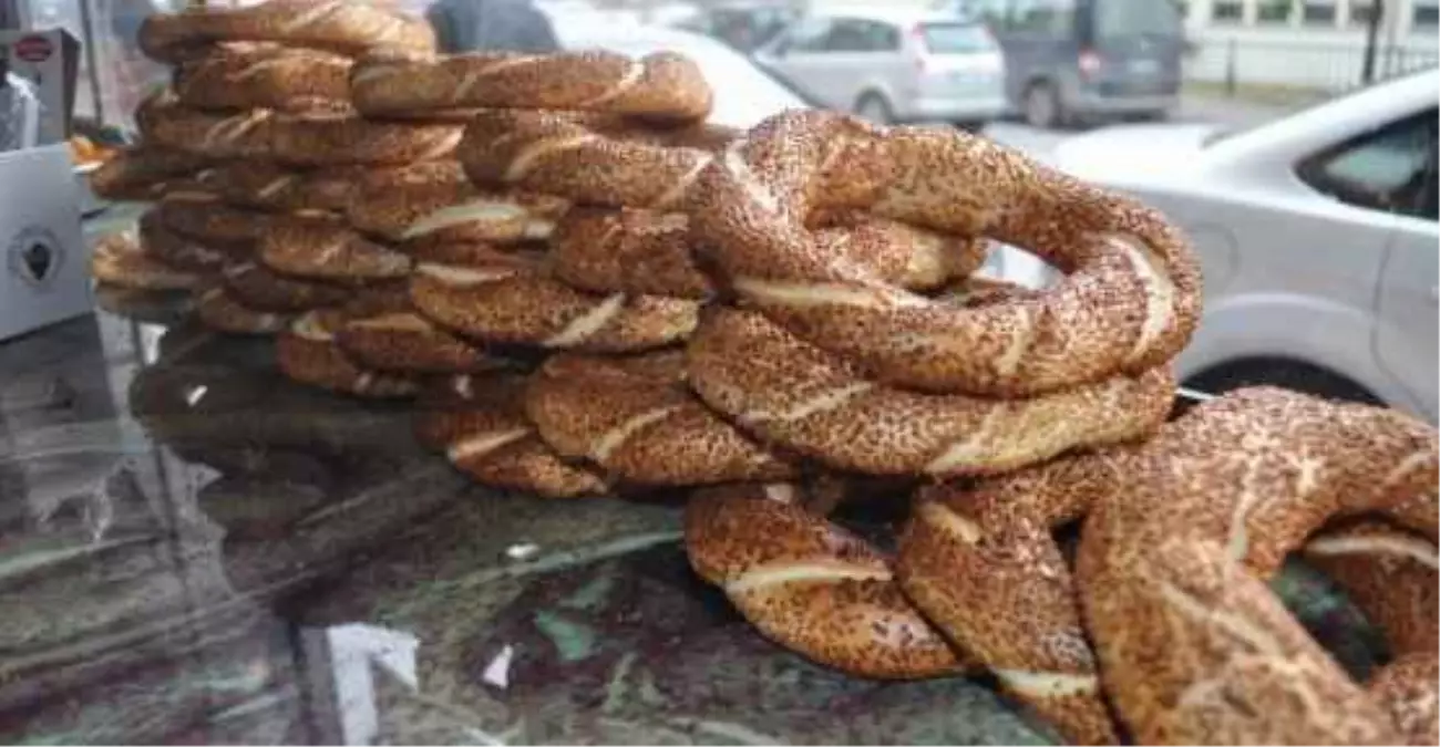 Balıkesir\'de Simit Fiyatı 1 Liradan 75 Kuruşa İndi