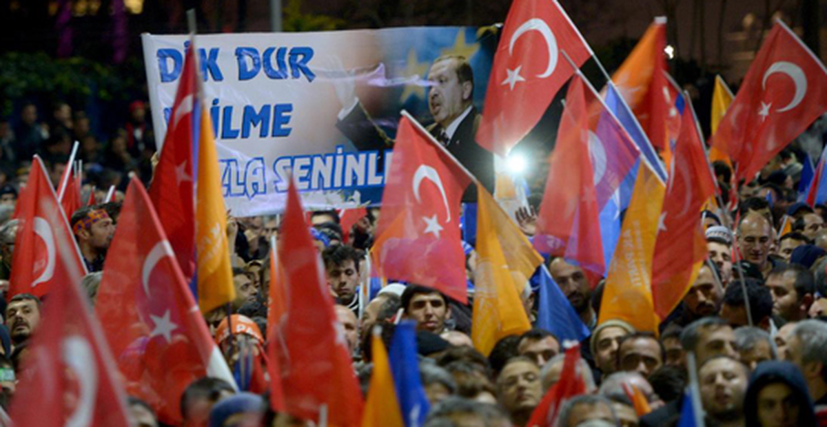Erdoğan İstifa Eden Vekillere Yüklendi