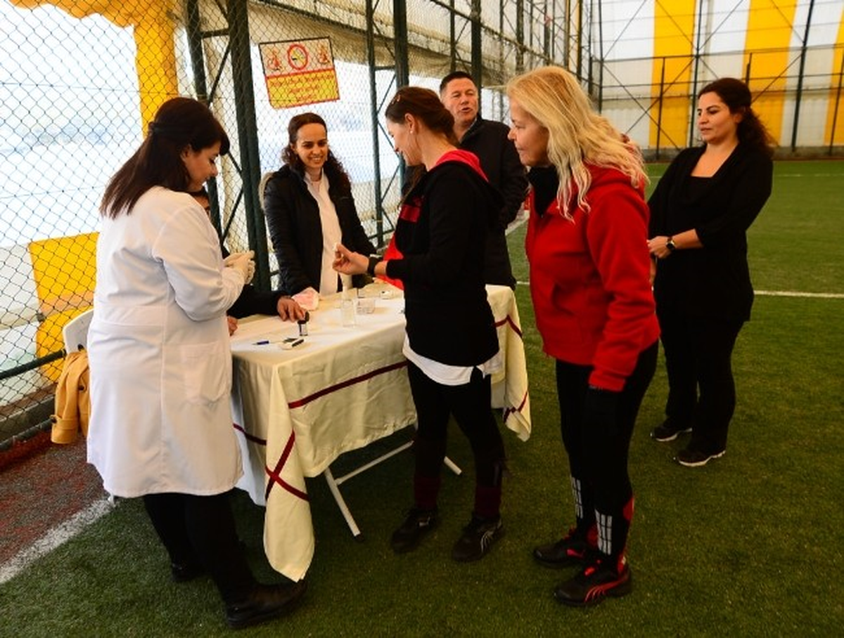 Beylikdüzü\'nde Spor Yapan Kadınların Kan Şekeri Ölçüldü
