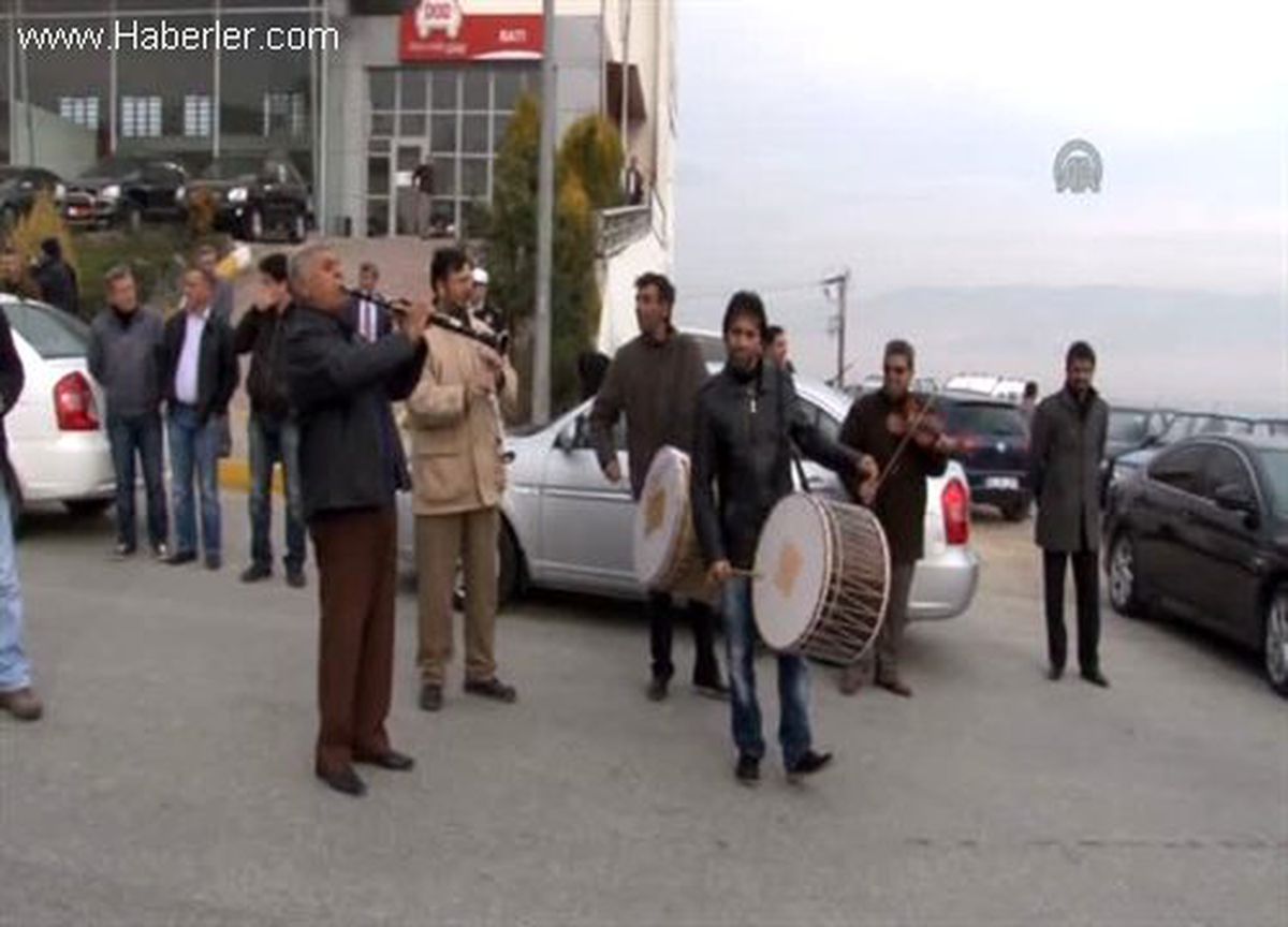 Ekonomi Bakanı Zeybekci, Abalıoğlu\'nu ziyaret etti -