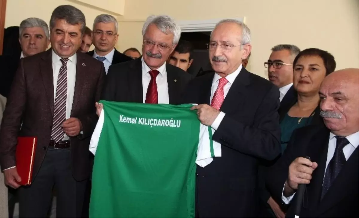 Engelsiz Dershane 11.yaşını Kılıçdaroğlu ile Kutladı