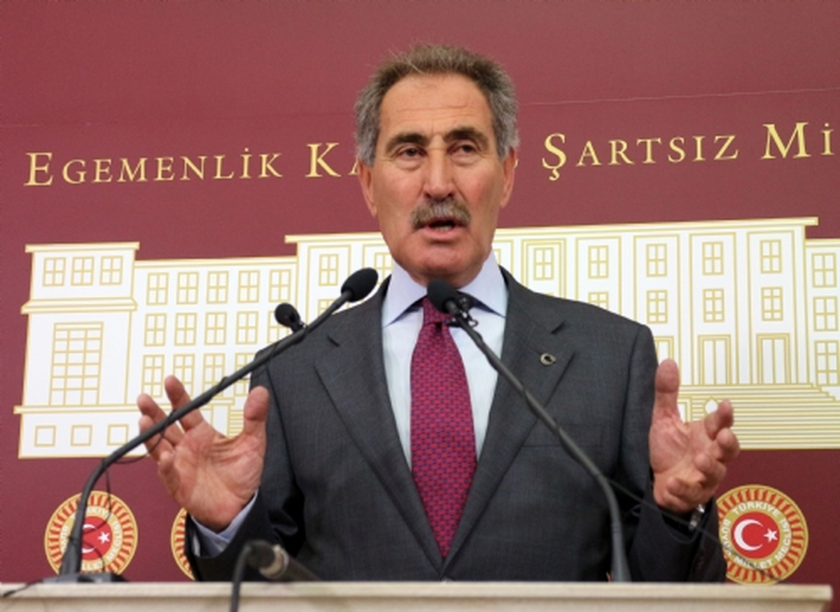 Ertuğrul Günay, AK Parti\'den İstifa Etti