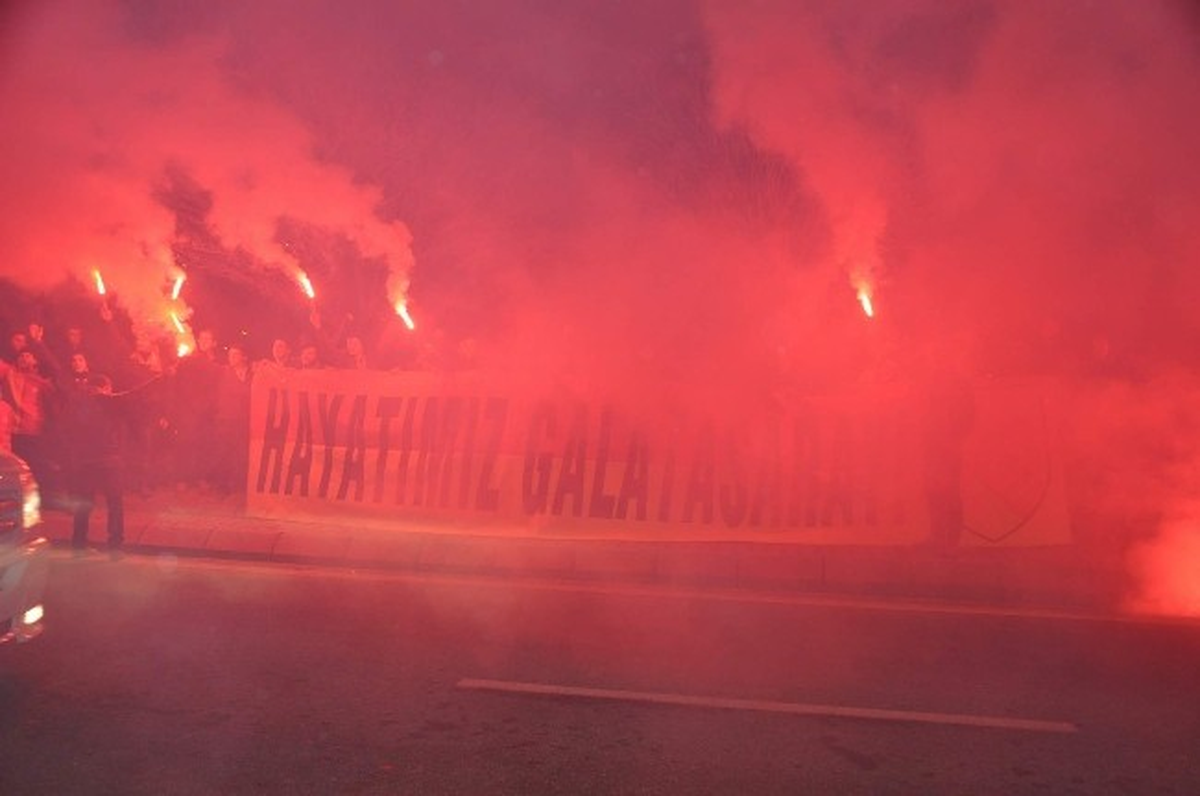 Galatasaray, Kayseri\'de Coşkuyla Karşılandı