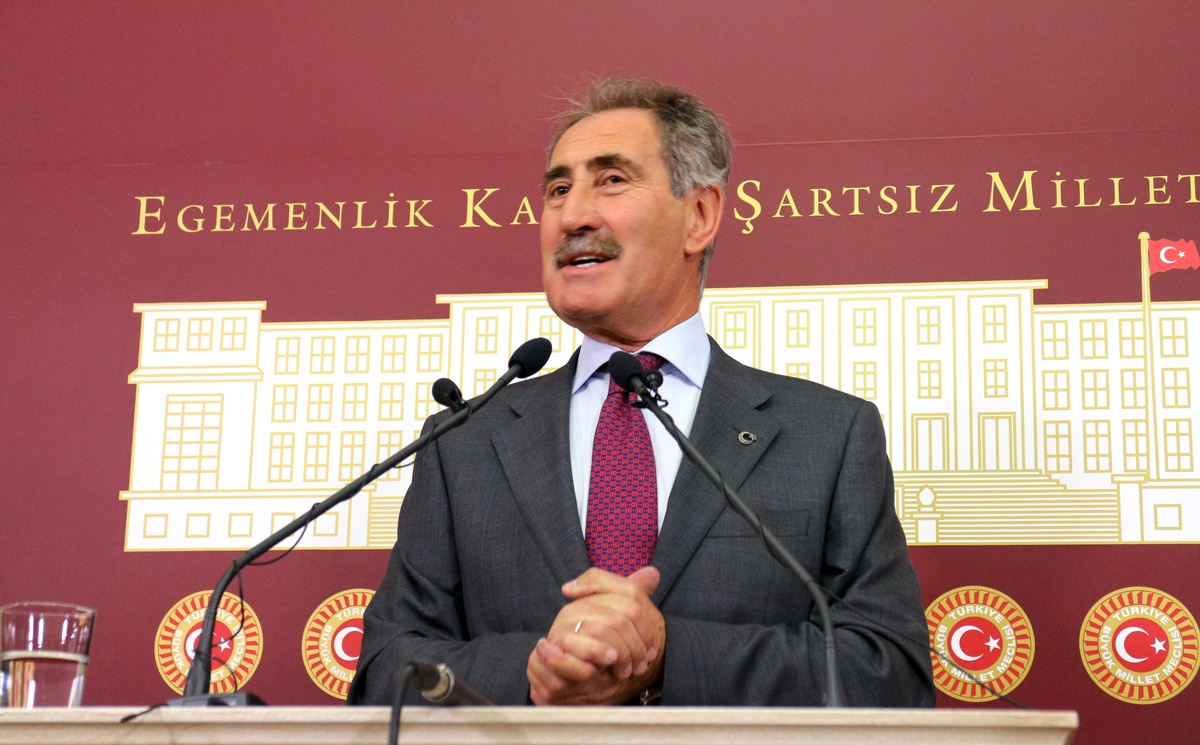 AK Parti\'de 3 Milletvekili Disiplin Kuruluna Sevk Edildi