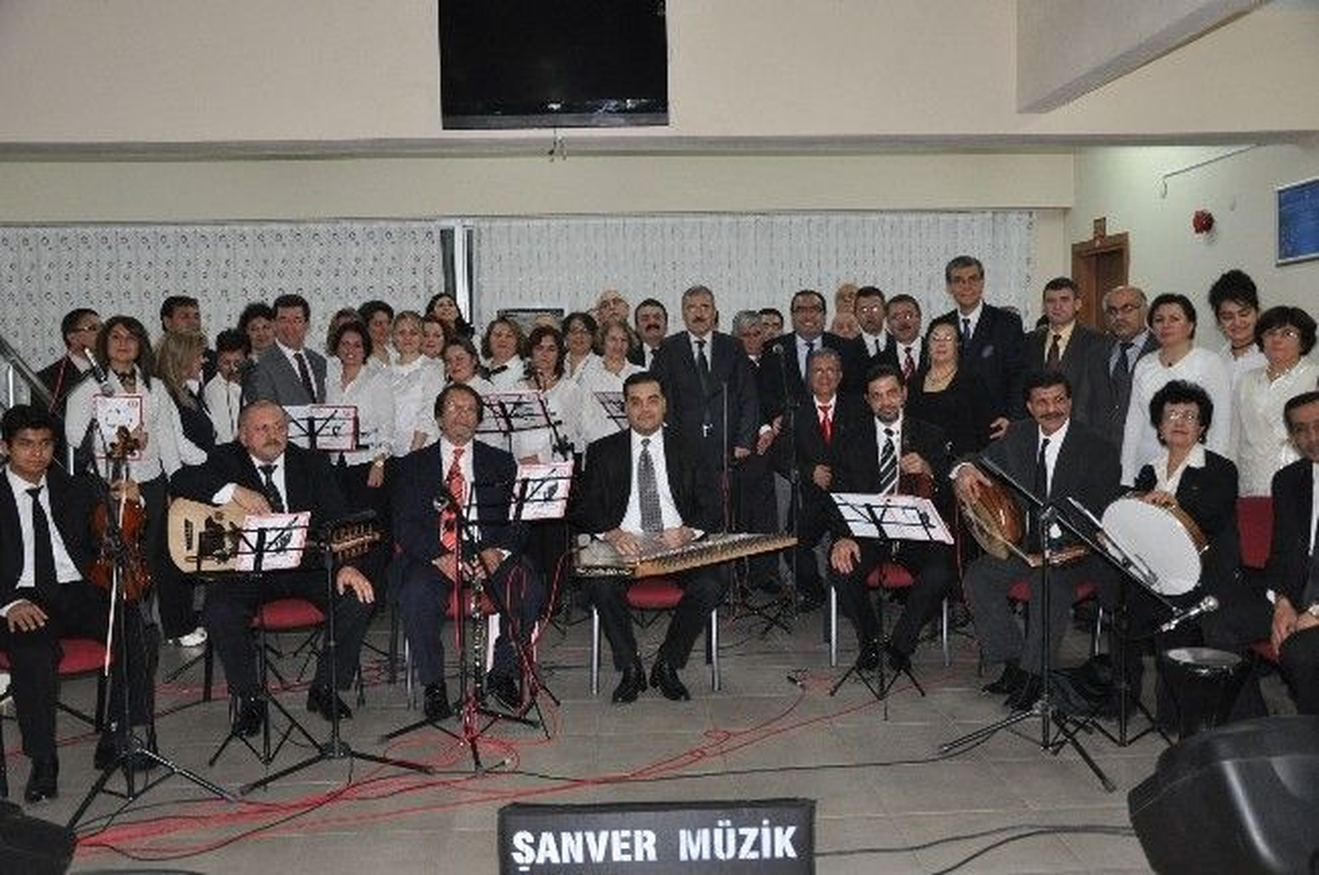 Huzurevi\'nde Yılbaşı Programı