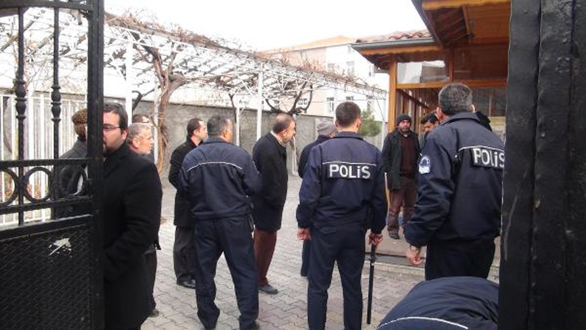İmam Hutbede Siyaset Yaptı Diye Camide Olay Çıktı