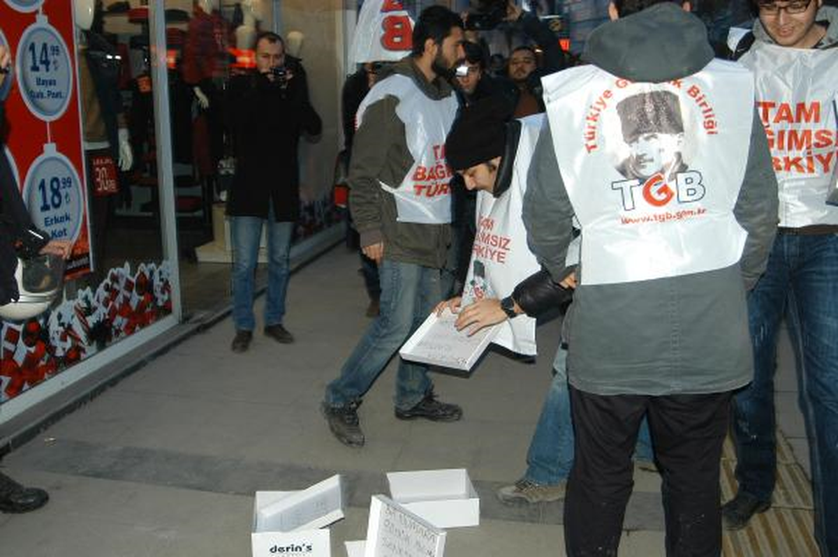 Karabük\'te Ayakkabı Kutulu Protesto