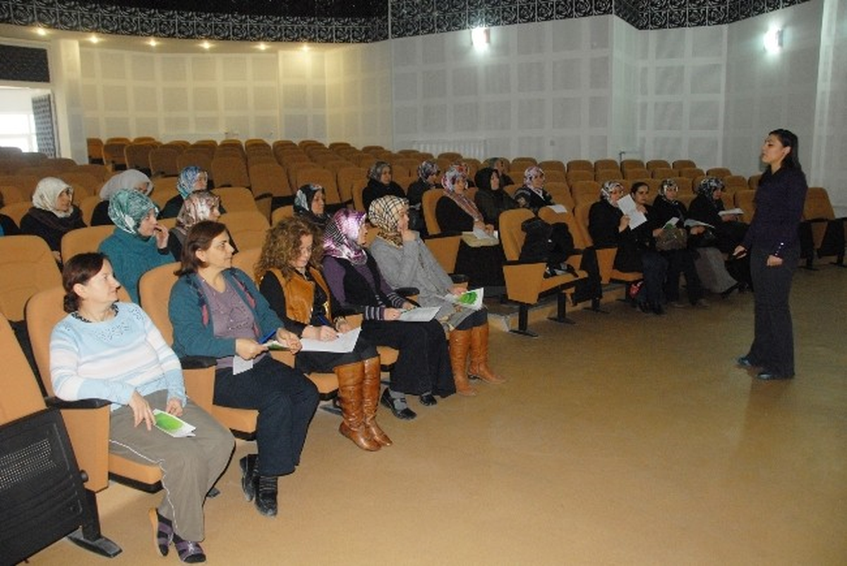 Karaman\'da Kadınlar Afete Karşı Bilgilendiriliyor