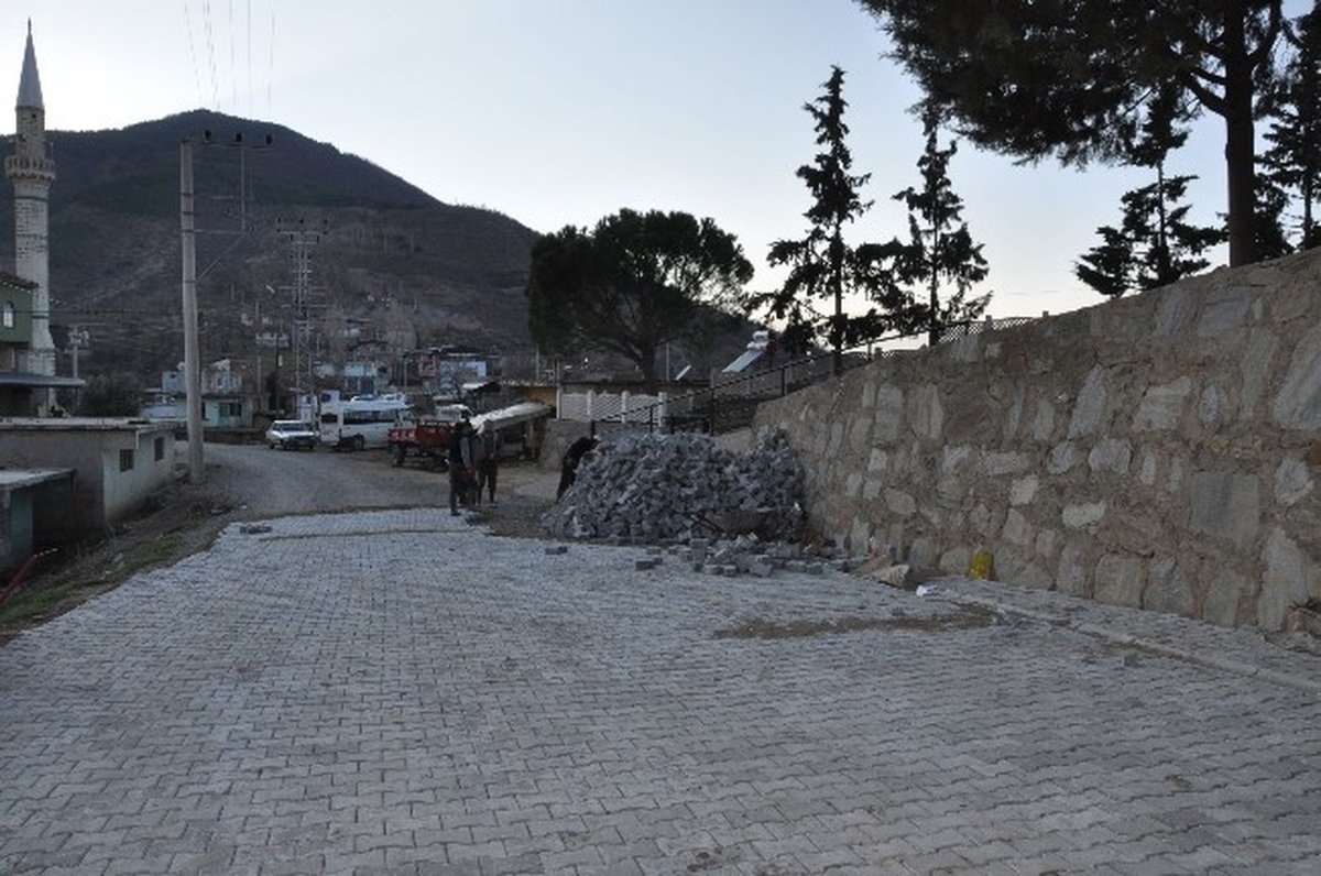Nazilli Belediyesi\'nin Köylere Hizmeti Sürüyor