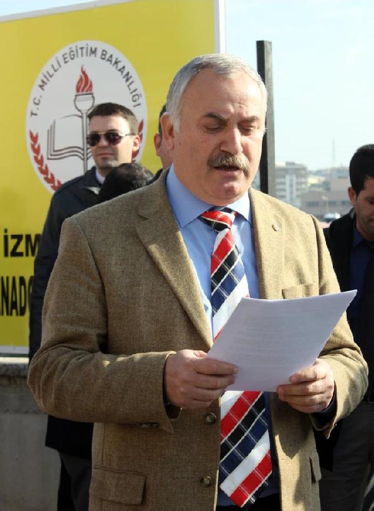 Okan Öğretmene Meslektaşlarından Destek