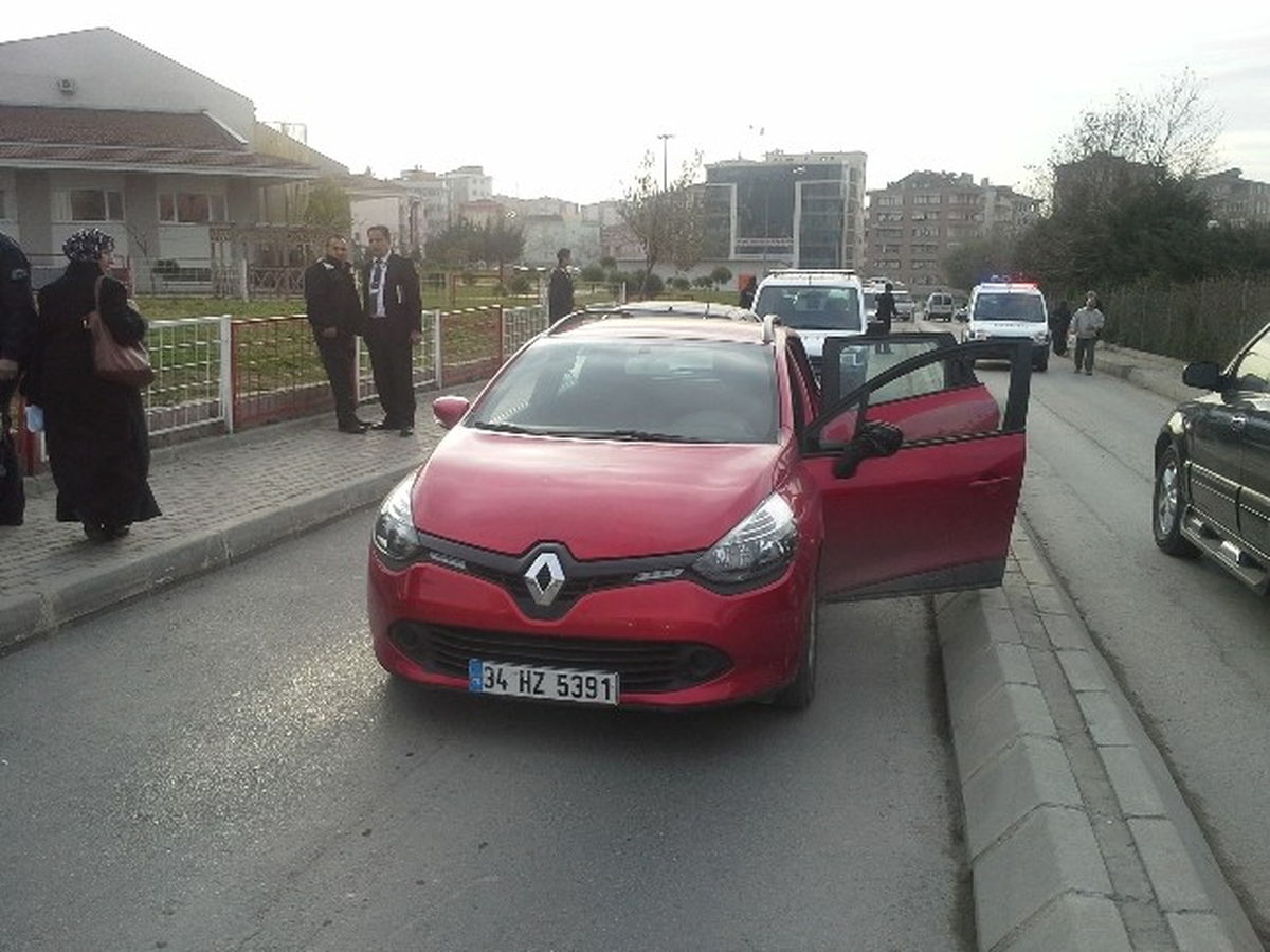Özel Haber ) Maltepe\'de Polis-Kapkaççı Kovalamacası