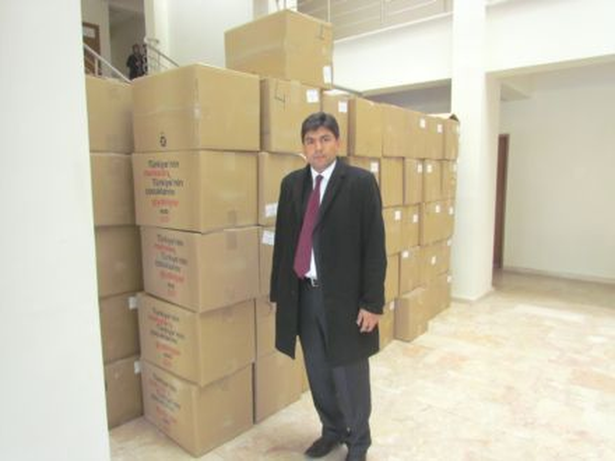 Aladağ\'da Öğrencilere Kıyafet Yardımı