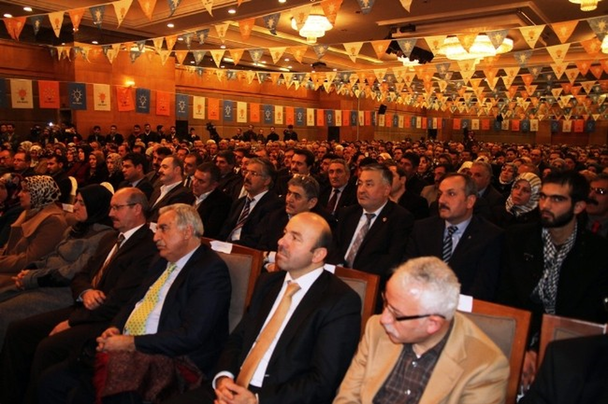 Bakan Davutoğlu, AK Parti İl Danışma Kurulu Toplantısı\'na Katıldı