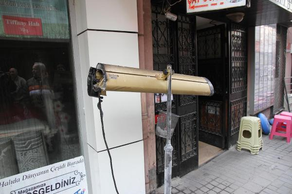 Balıkesir\'de Çifte Yangın Paniği