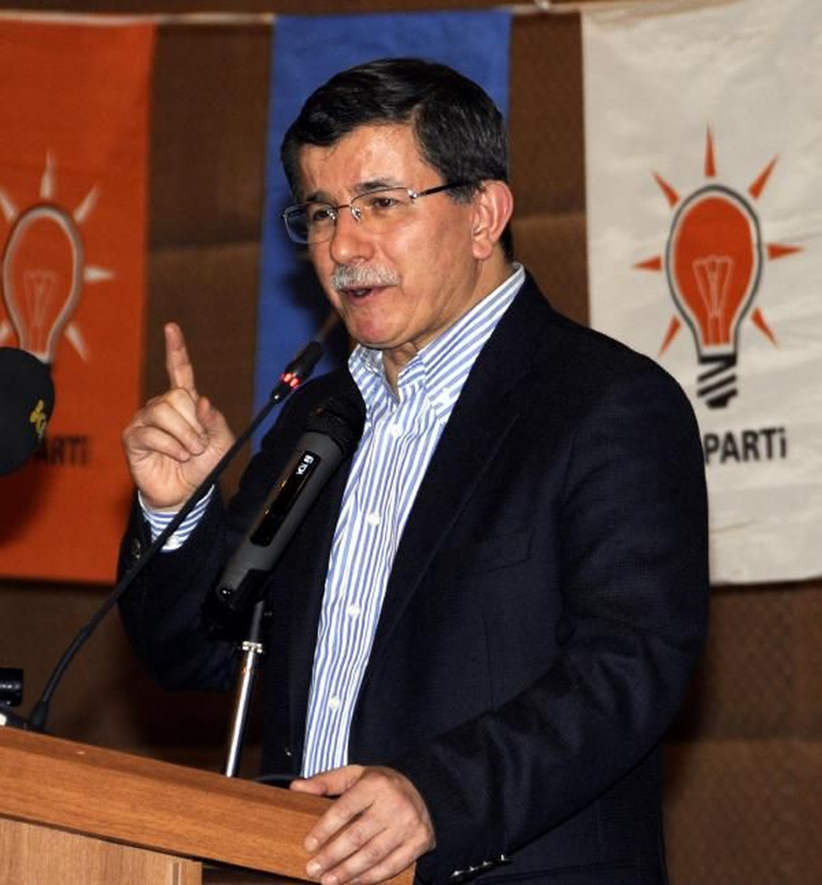 Dışişleri Bakanı Davutoğlu Van\'da Açıklaması