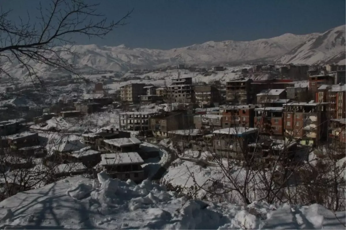 Hakkari\'de Kepenkler Açılmadı