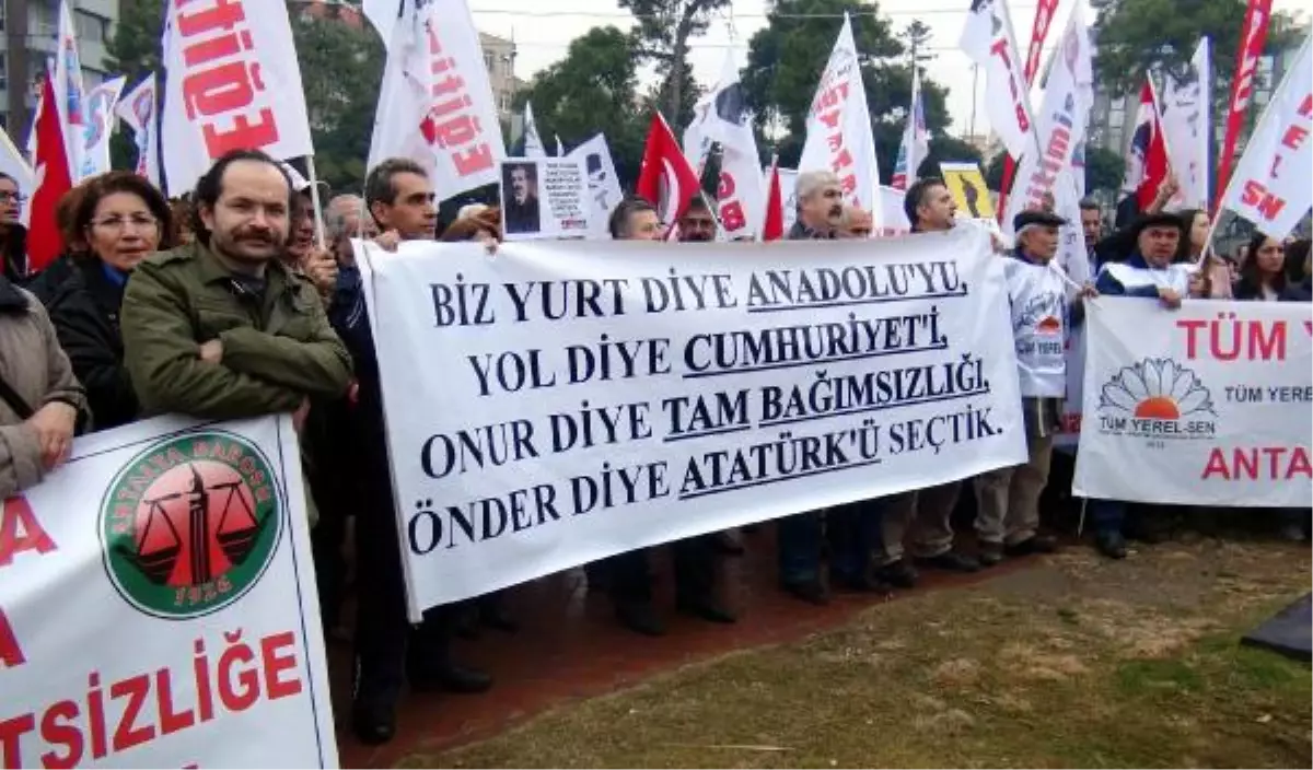 Hükümeti İstifaya Çağırdılar