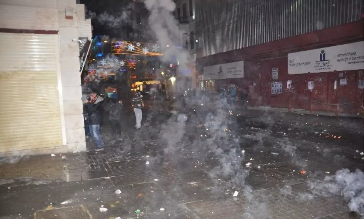 İstiklal Caddesi\'nde Polis Müdahalesi