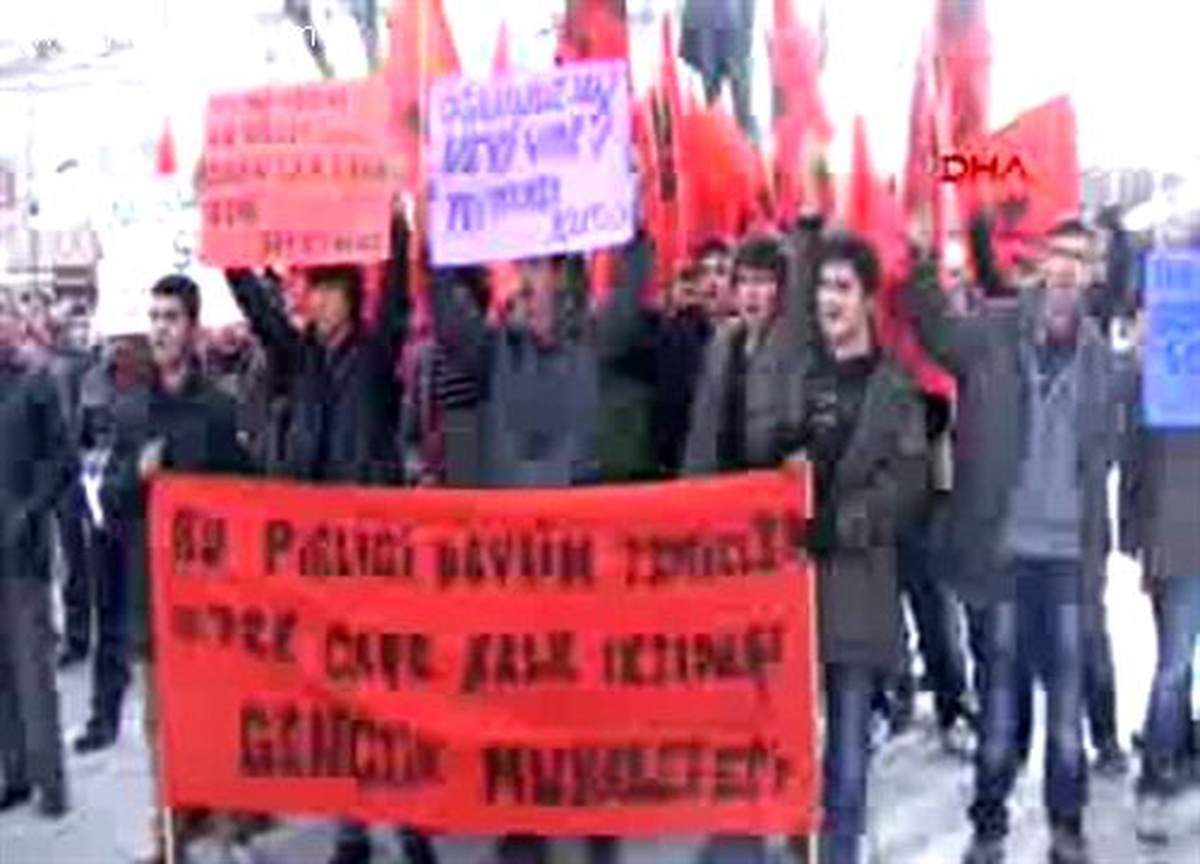 Karaman\'da \'Yolsuzluk ve Rüşvet\' Protestosu