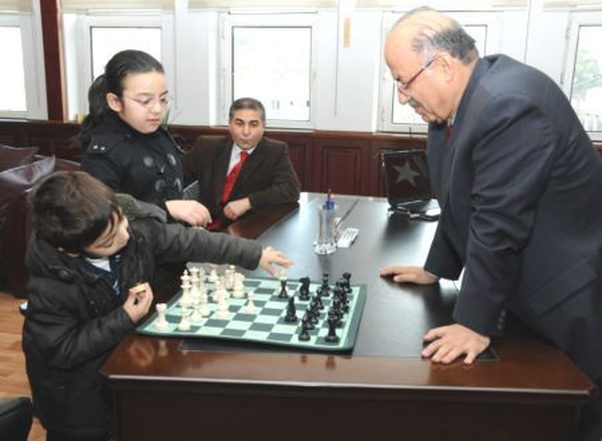 Kırıkkale Satranç Temsilciliğinden Vali Kolat\'a Ziyaret