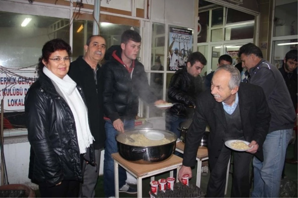 MHP Çan Belediye Başkanı Öz\'ün Eşinden Emeklilik Pilavı